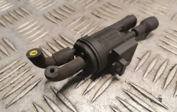 Mercedes-Benz ML W163 Turbo solenoid valve 0025401497