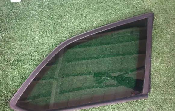 Skoda Octavia Mk3 (5E) Rear vent window glass 5E9845298H