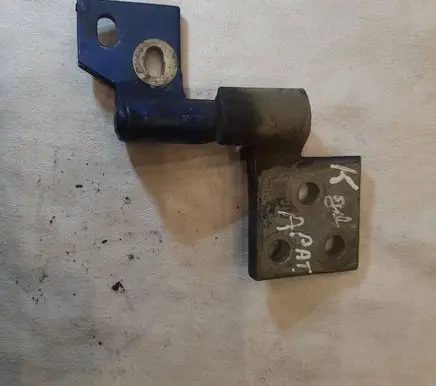 Citroen Berlingo Rear door lower hinge
