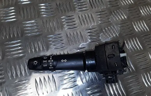 Mitsubishi L200 Light switch E380013