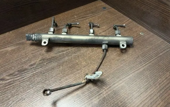 Fuel main line pipe