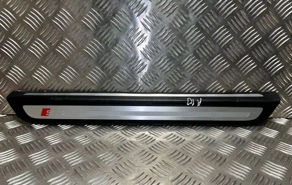 Audi Q5 SQ5 8R Front sill trim cover 8R0853374