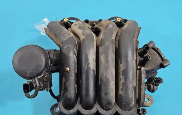 Volkswagen PASSAT B5.5 Intake manifold 06B133200D IMPRK1576937