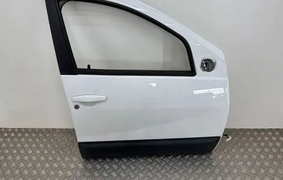 Dacia Duster Front door