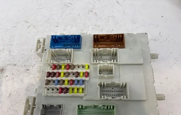 Ford Grand C-MAX Fuse module 010012 000084 30S517603F16