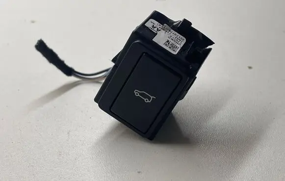 Land Rover Range Rover Velar Tailgate opening switch J8A211B654AA 1707131 25173774