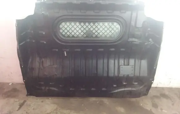 Nissan NV200 Trunk separation 