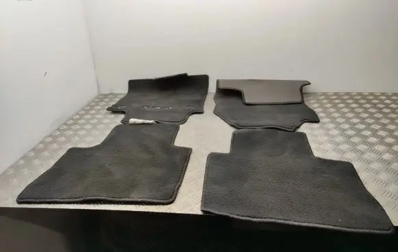 Toyota RAV 4 (XA50) Car floor mat set 