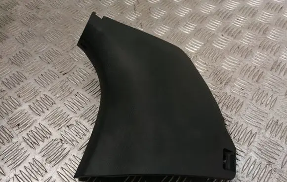 Foot area side trim