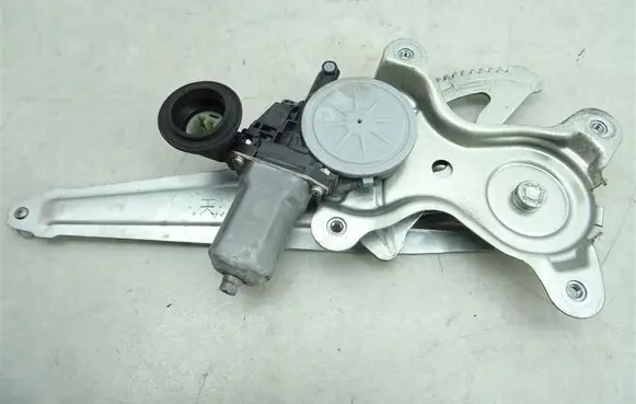 Toyota Prius (XW30) Rear door window regulator with motor 8572052150