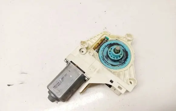 Volkswagen Sharan Front door window regulator motor 8K0959802B
