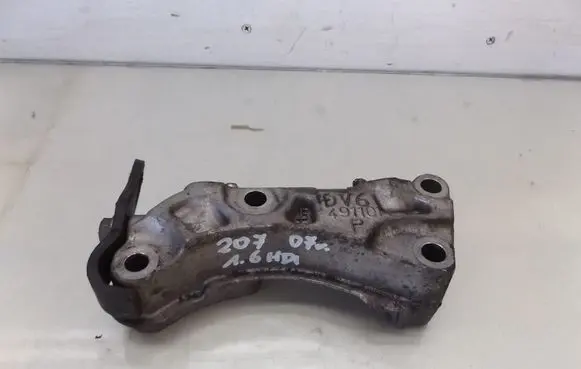 Peugeot 207 Engine mounting bracket