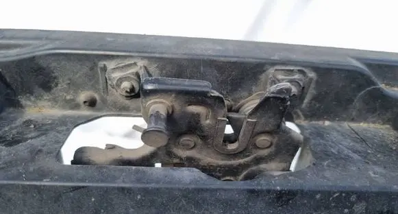 Audi A6 S6 C5 4B Engine bonnet/hood lock/catch 
