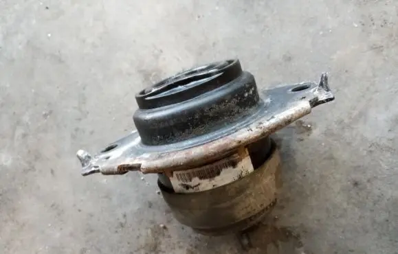 Jeep Grand Cherokee Engine mount bracket PA35454