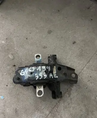Skoda Roomster (5J) Engine mount bracket 6Q0199555