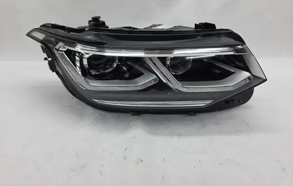 Volkswagen Tiguan Headlight/headlamp 5NN941082D