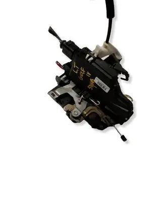 Volkswagen Golf IV Rear door lock 3B4839015M
