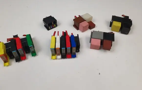 Renault Trafic II (X83) Fuse module