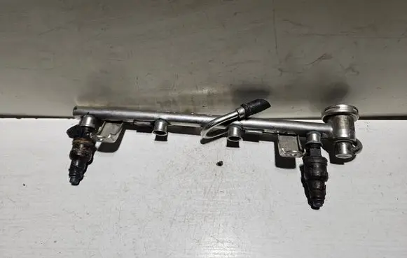 Audi A4 S4 B5 8D Fuel main line pipe 058133681 058133551