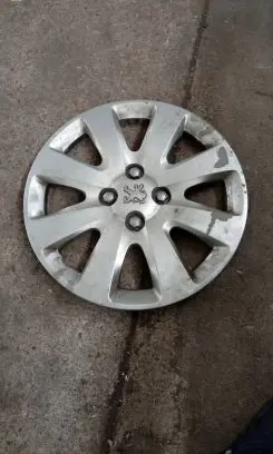 Peugeot 206 R16 wheel hub/cap/trim 9651017580