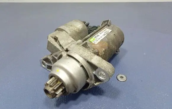Skoda Fabia Mk2 (5J) Starter motor 02T911023S