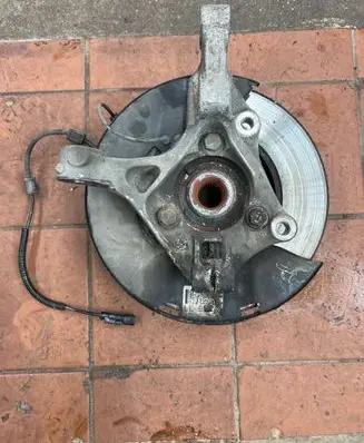 Opel Astra J Front wheel hub
