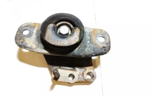 Toyota Aygo AB10 Engine mount bracket