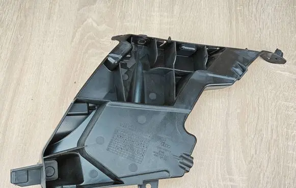 Audi A7 S7 4G Front bumper mounting bracket 4G8807283C