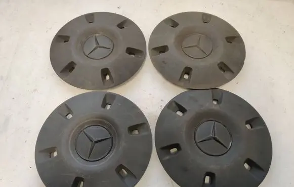 Mercedes-Benz Vito Viano W638 Original wheel cap A9064010025