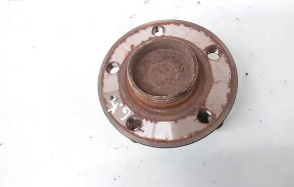 Rear wheel hub