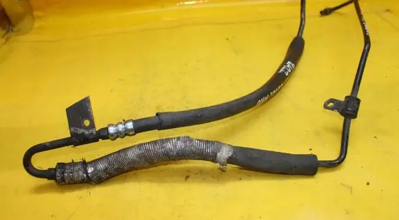 Power steering hose/pipe/line