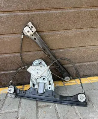 Mercedes-Benz C W203 Front door electric window regulator A2037201748 F823