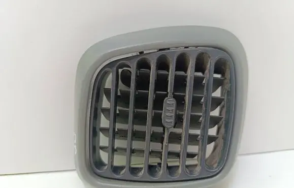 Renault Laguna I Dashboard side air vent grill/cover trim