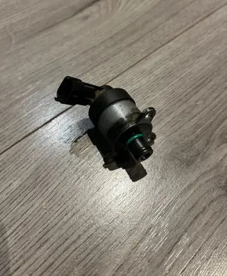 Opel Vectra C Fuel pressure regulator 