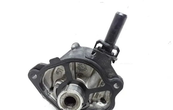 Mercedes-Benz C W204 Vacuum pump A6512300165