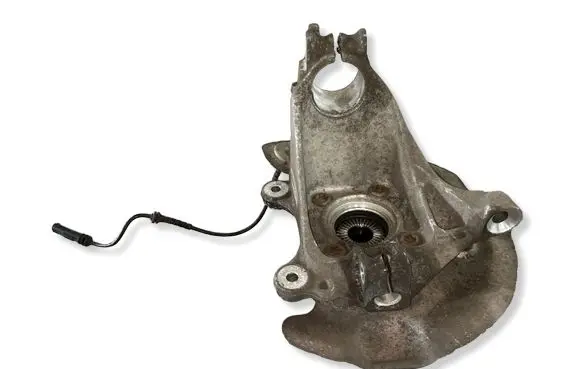 BMW 2 F46 Front wheel hub 6876646