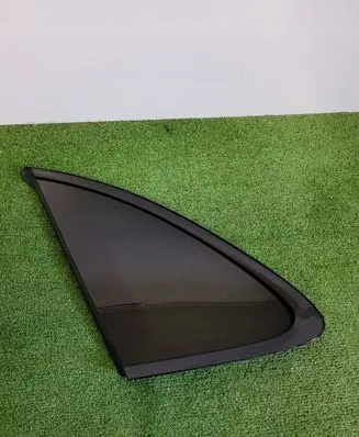 Porsche Macan (95B) Front triangle window/glass 95B845297XN