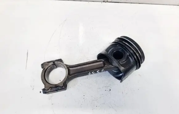 Renault Megane III Piston with connecting rod