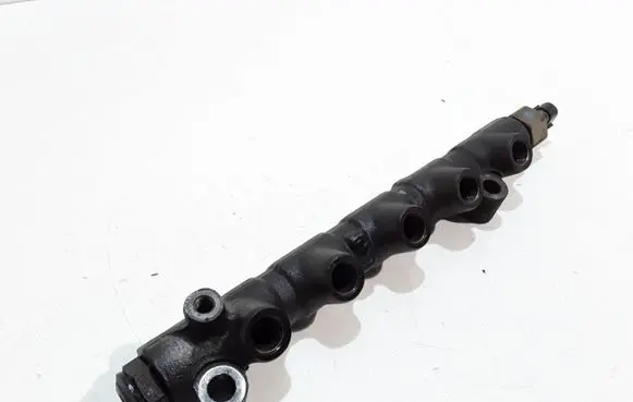 Toyota Avensis T220 Fuel main line pipe