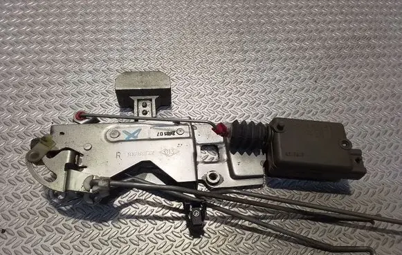 Nissan Interstar Sliding door lock 8200360706