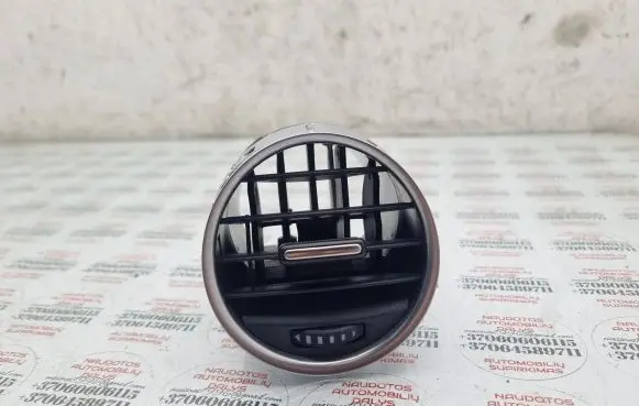 Seat Exeo (3R) Dash center air vent grill 3R0820951