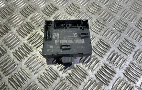Volkswagen Golf VII Door control unit/module 5Q0959592D 5Q0959592B