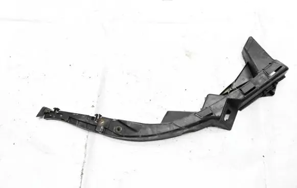 Volkswagen PASSAT B5 Front bumper mounting bracket 3b0807050c