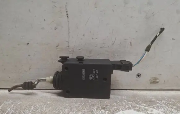 BMW 3 E36 Central locking motor 1387610 67111387610