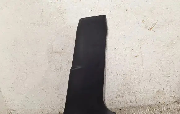 Toyota Avensis T270 (B) pillar trim (bottom) 6241305040C0 6241305040