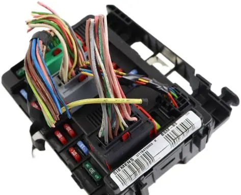 Peugeot 307 Fuse module 9650618480 U118470003K 557274841