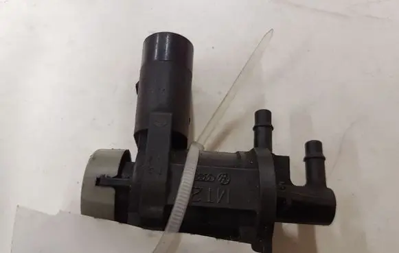 Volkswagen Golf V Turbo solenoid valve 1K0906283A
