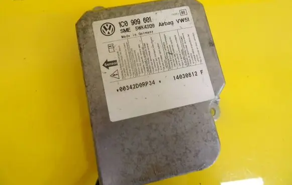 Skoda Octavia Mk1 (1U) Airbag control unit/module 1C0909601 5WK43120