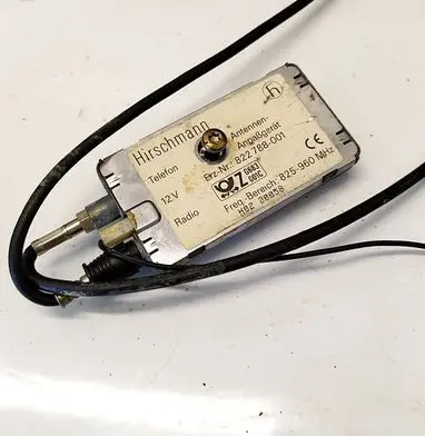 Volkswagen PASSAT B5 Antenna control unit 822788001