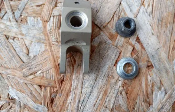 Fiat Freemont Fuel Injector clamp holder 